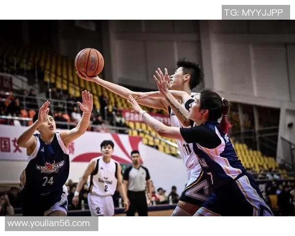 2015年CBA季后赛北京队与东莞队激战回顾及精彩瞬间分析