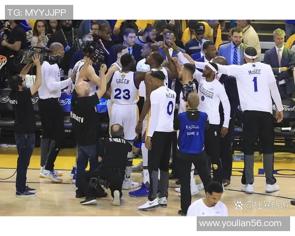 2014年快船与勇士季后赛精彩对决回顾及精彩瞬间分析