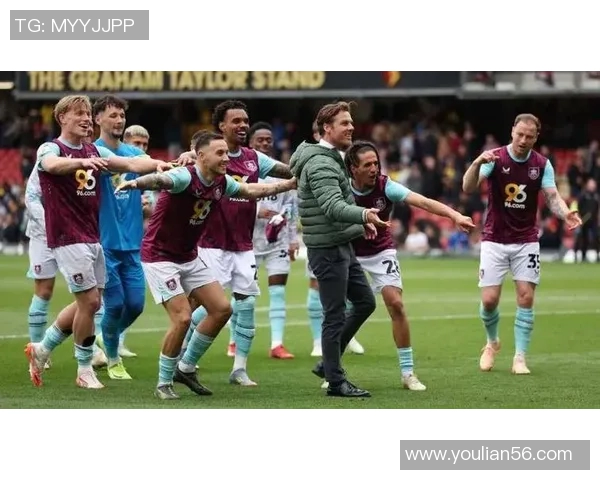 伯恩利与阿伯丁的激烈对决揭示英超与苏超球队的实力差距与战术较量 伯恩利与阿伯丁的激烈对决揭示英超与苏超球队的实力差距与战术较量